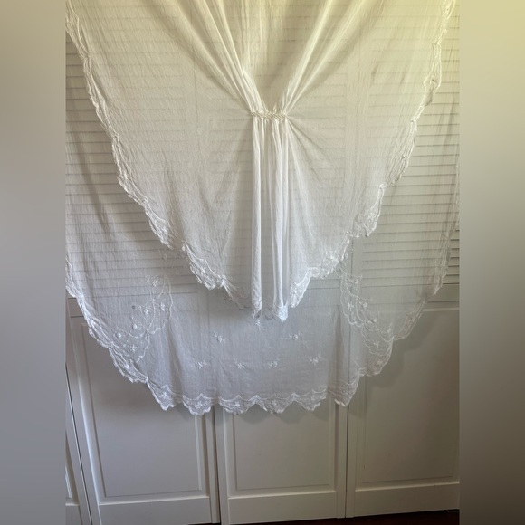 Elegant White Lace Bridal Veil main image 12